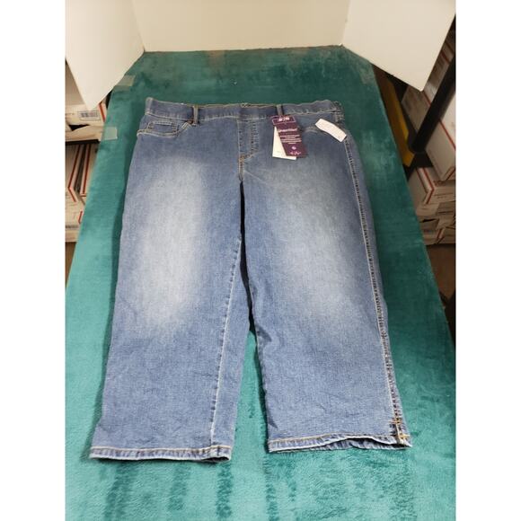 Gloria Vanderbilt Jeans Size 20 W Women Blue Stretch High Rise Pull On Capri NWT - Picture 1 of 15